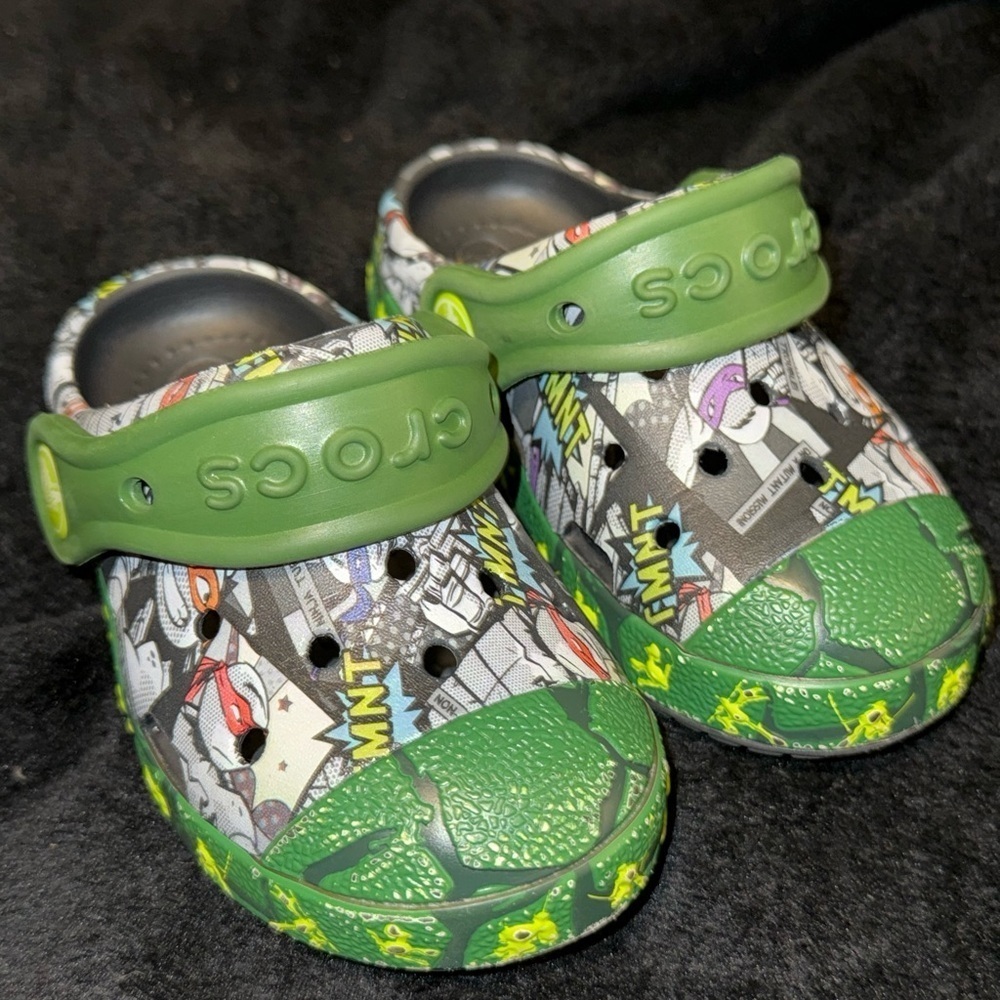 CROCS BUMP IT TMNT CLOG Yth's (M) Black Croslite Slip-On Clogs